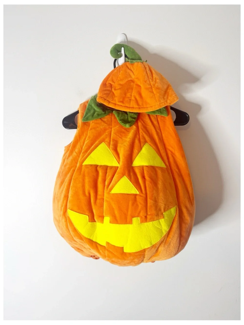 Pottery Bark Kids Glow-in-the-Dark Pumpkin Halloween Costume 4-6 - Picture 2 of 9
